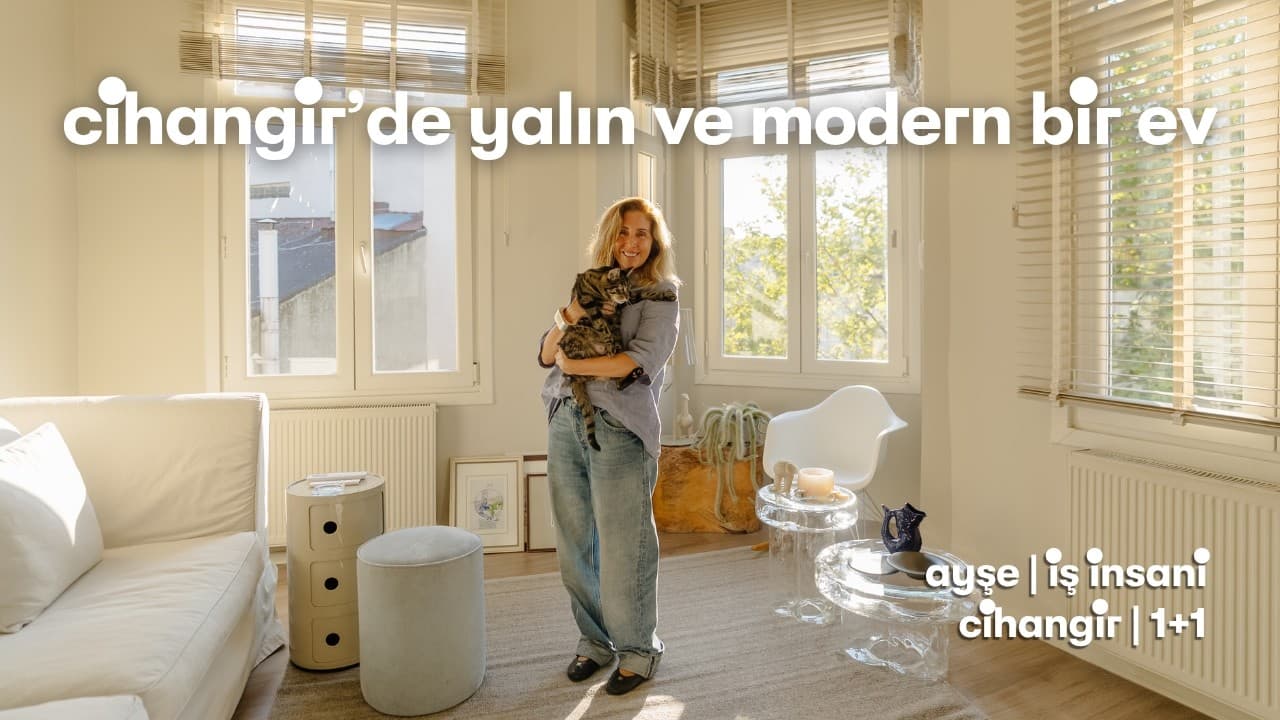 Cihangir’de Tarihi Binada Boğaza Bakan Karizmatik ve Sade Bir Ev